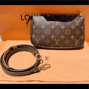 Authentic Louis Vuitton Pochette Accesoires
